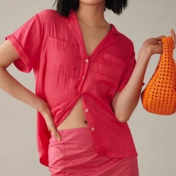 By Anthropologie Silky Hot Bubblegum Pink Short Sleeve Button Down Blouse M - Picture 2 of 3